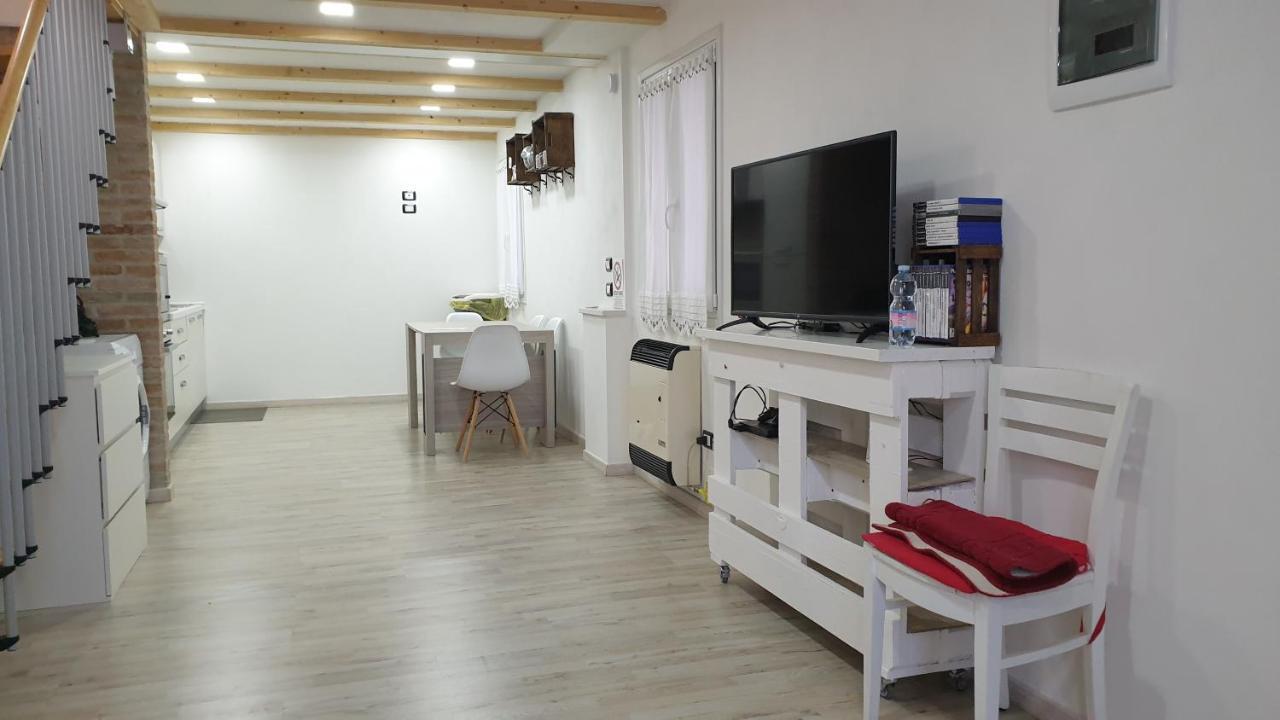 Bomboniera Apartment Comacchio Exterior photo